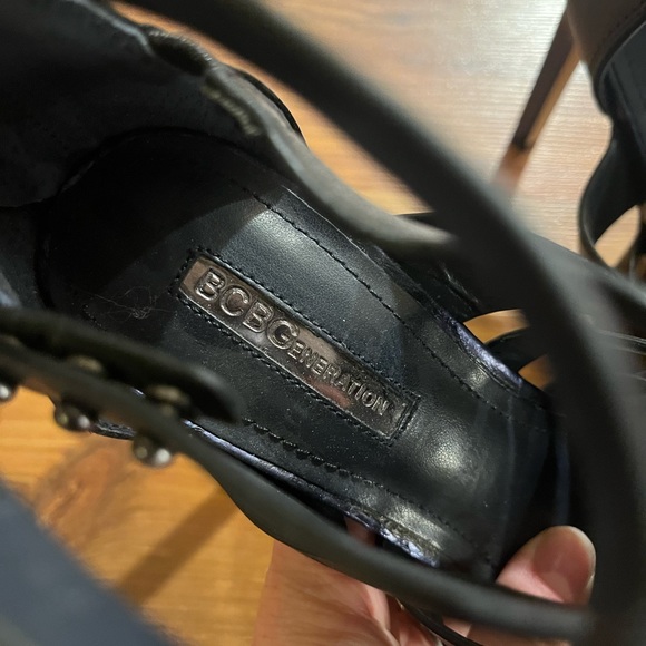 BCBG Canon Metallic Blue snakeskin stilettos - Picture 6 of 7